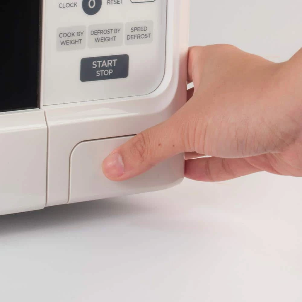 Commercial CHEF 1.1 cu. ft. Countertop Microwave White - Image 5